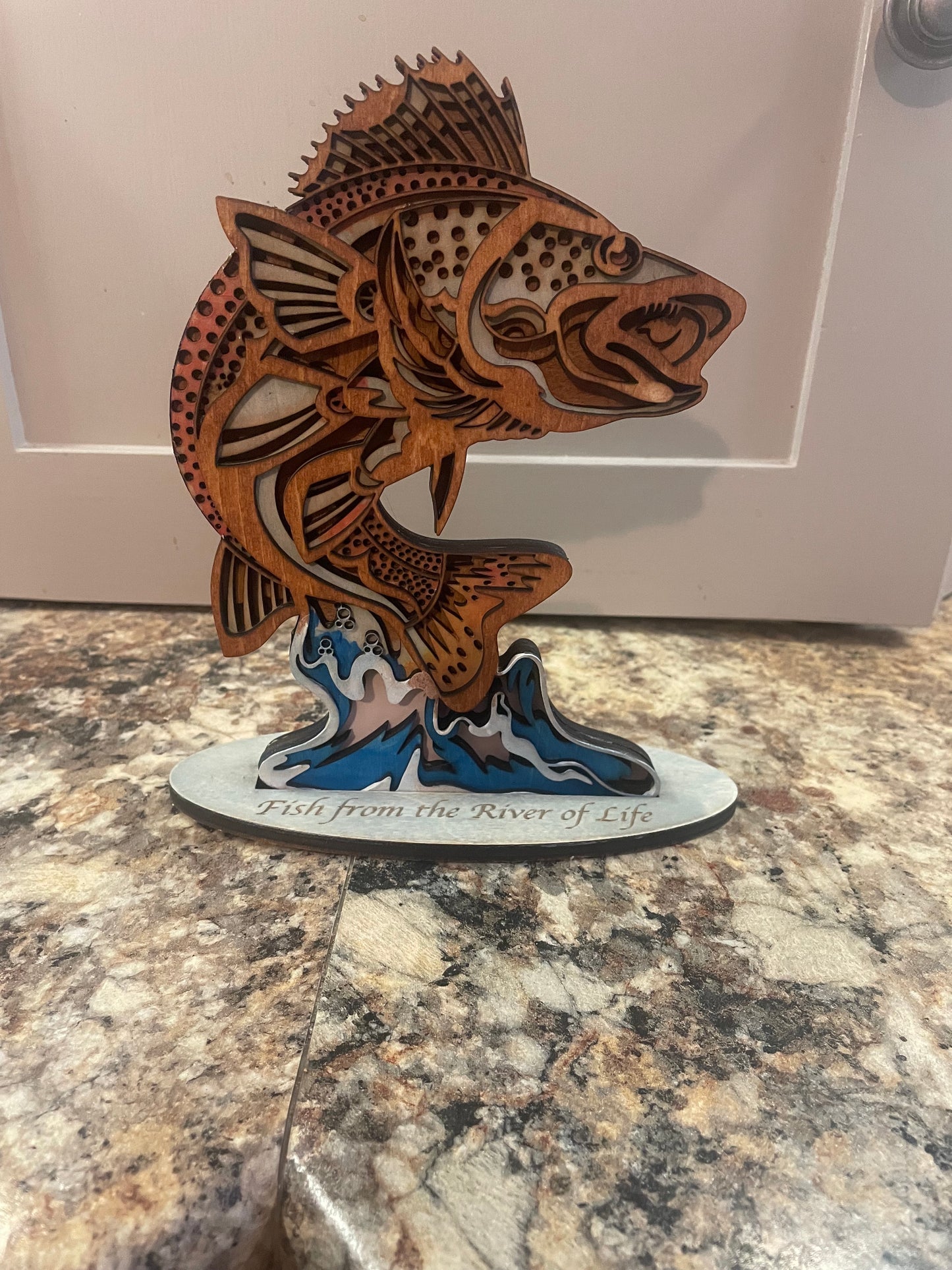 š STUNNING 3D LAYERED, LASER ART, FISH WITH STAND š