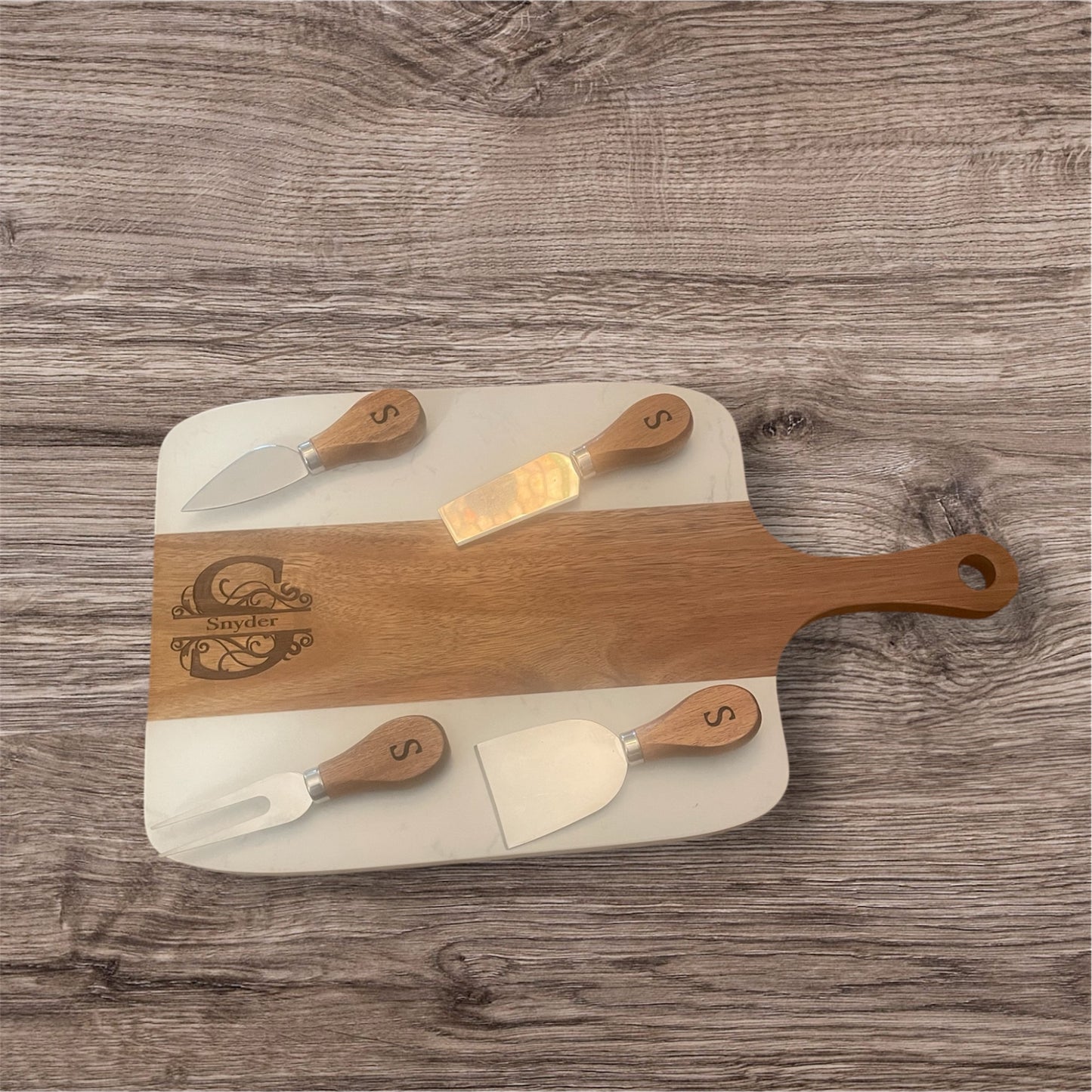 Elegant Marble Serving Board with Cutting Tools – A Sophisticated Corporate Gift